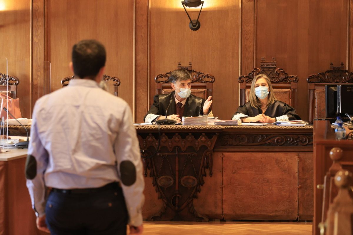 Juicio contra un sacerdote acusado de doce delitos de abusos sexuales a seis menores 