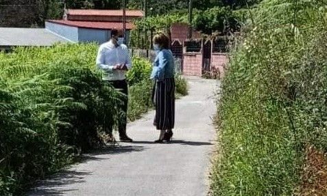 Ángel Moldes e Rocío Cochón no Camiño Fonteiriñas, en Casalvito