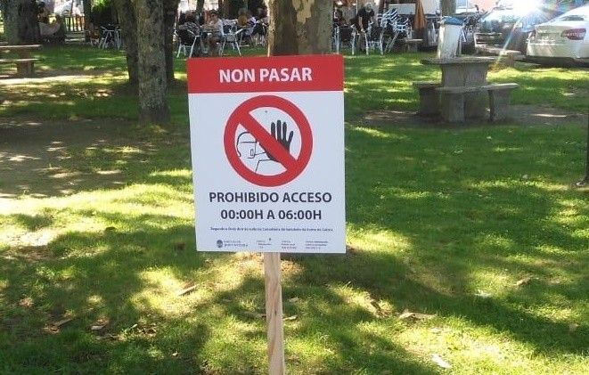 Cartel prohibindo o acceso na Xunqueira