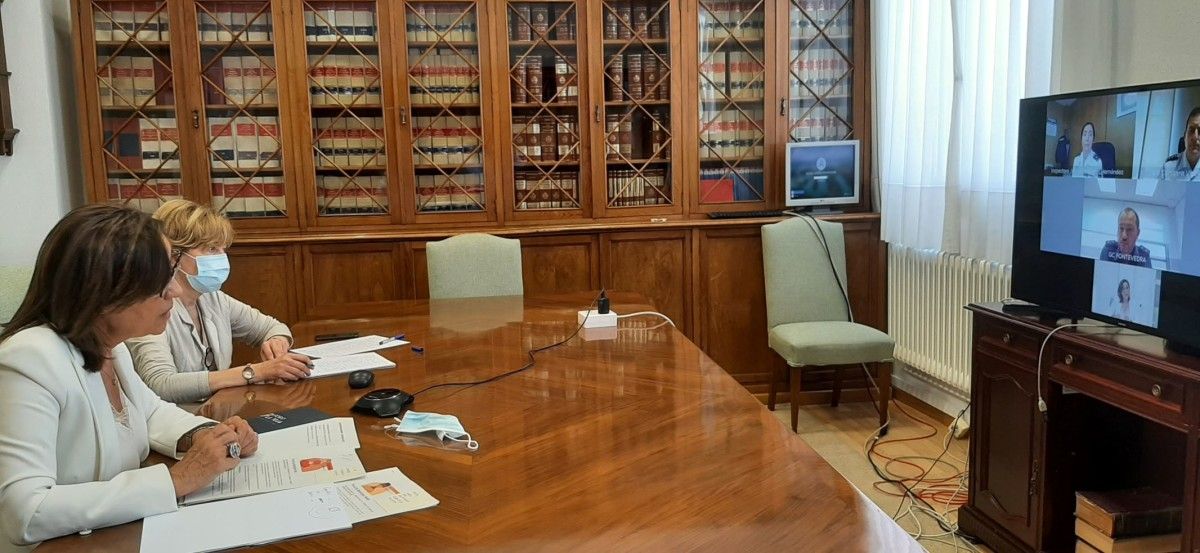 Reunión por videoconferencia da subdelegada do Goberno en Pontevedra cos mandos provinciais da Garda Civil e a Policía Nacional