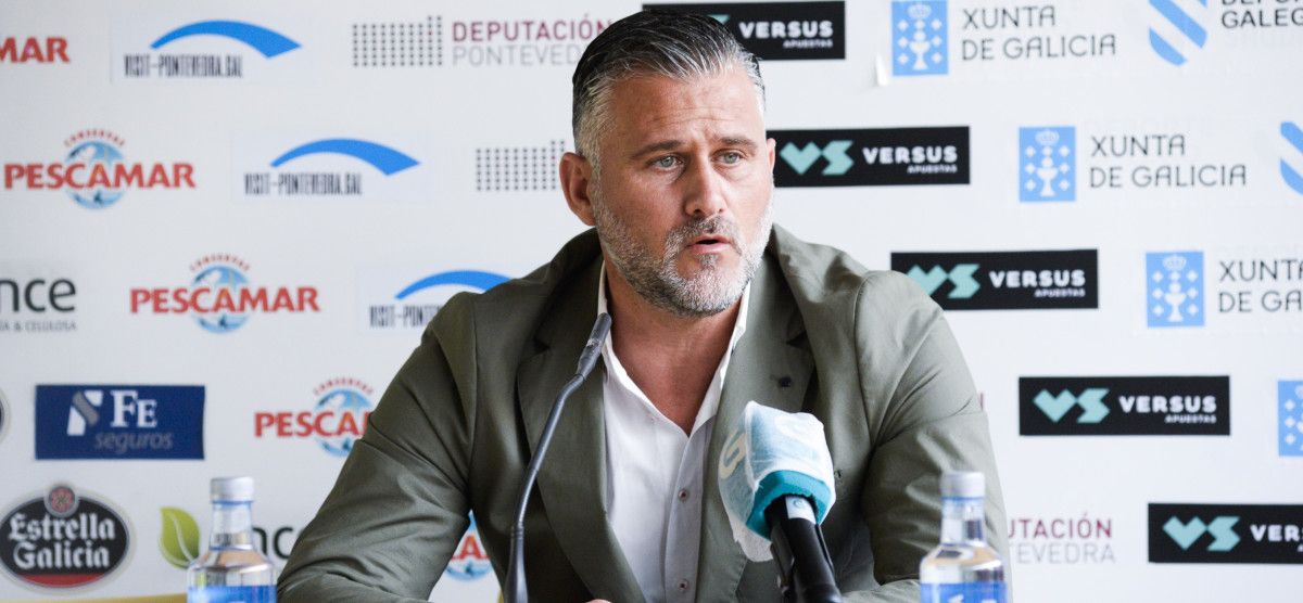 Rueda de prensa de Toni Otero en el Estadio Municipal de Pasarón