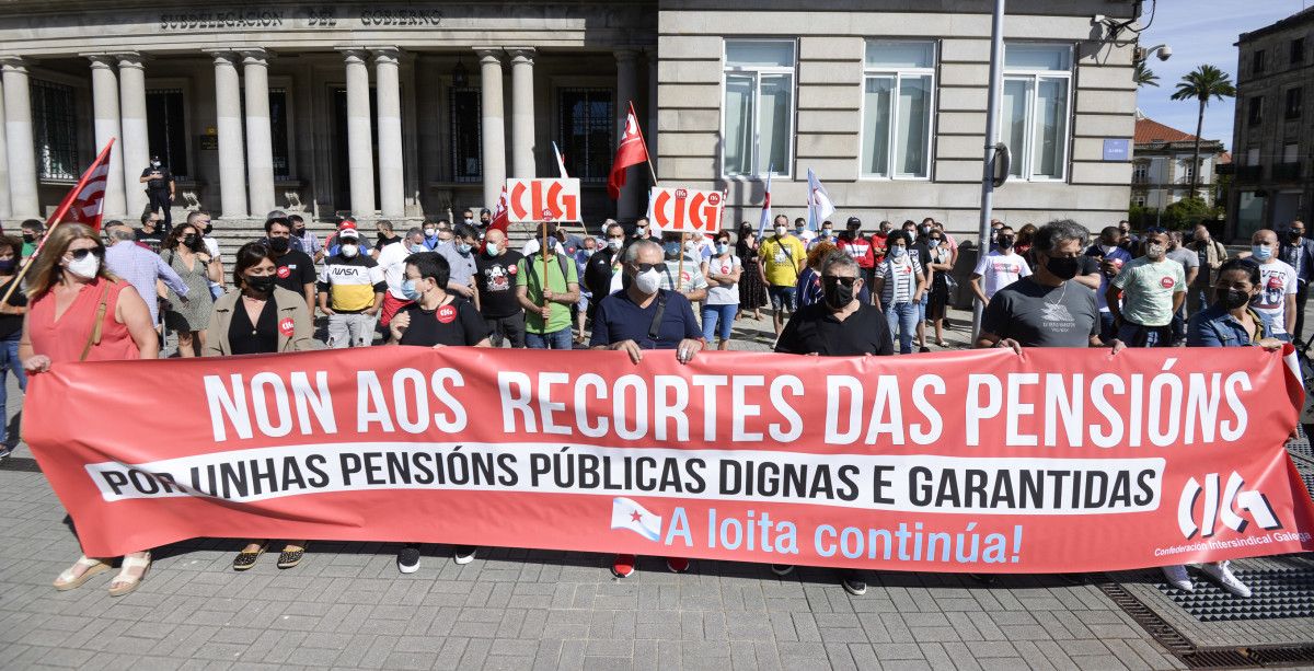 Concentración da CIG en Pontevedra en protesta polo pacto para a reforma das pensións