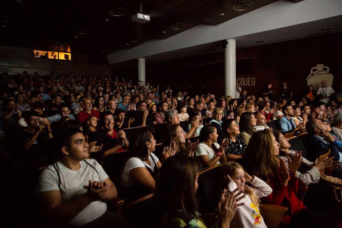 Público en una edición anterior del FICBUEU