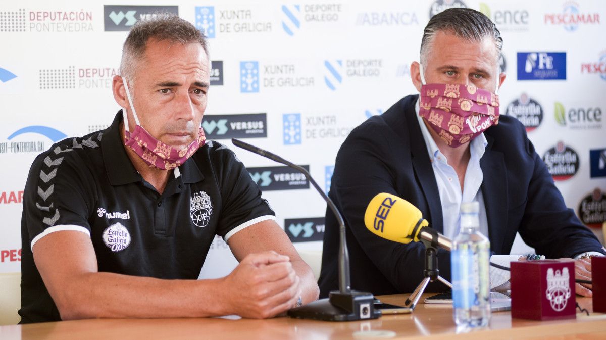 Ángel Rodríguez y Toni Otero en la presentación del cuerpo técnico del Pontevedra CF