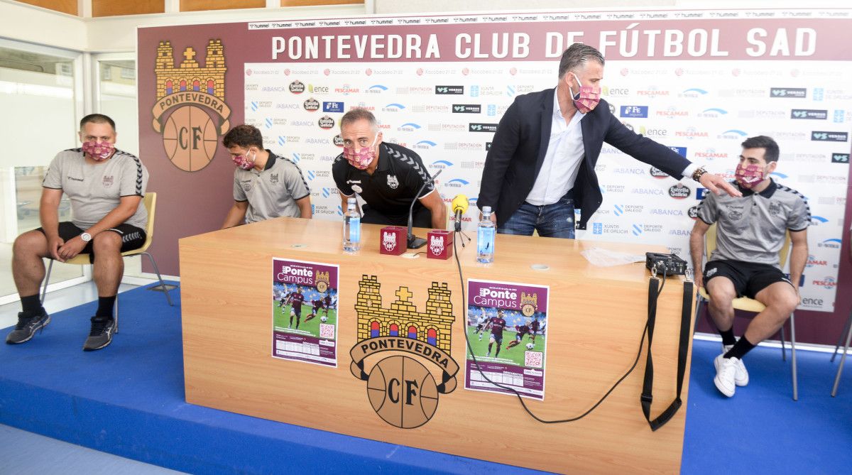 Presentación del cuerpo técnico del Pontevedra Club de Fútbol