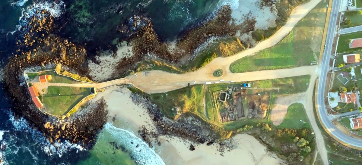 Istmo da Lanzada onde se atopa o xacemento arqueolóxico
