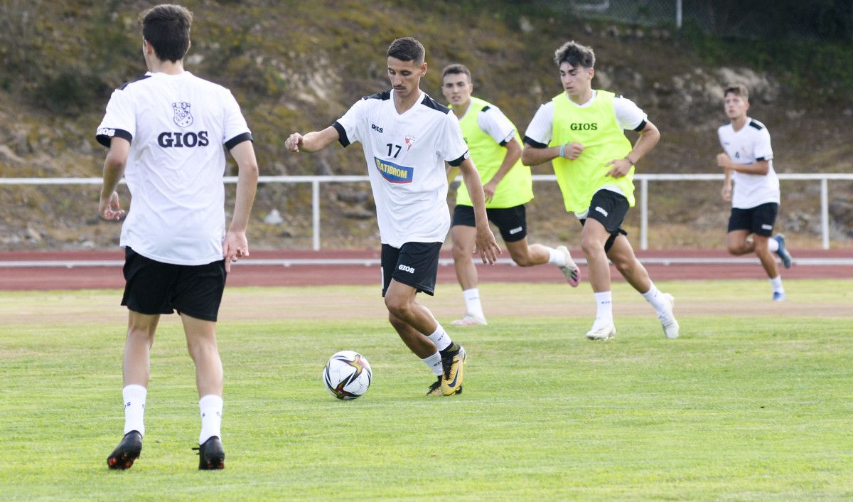 Adestramento do Arosa 2021/2022, tempada de debut en 2ª RFEF