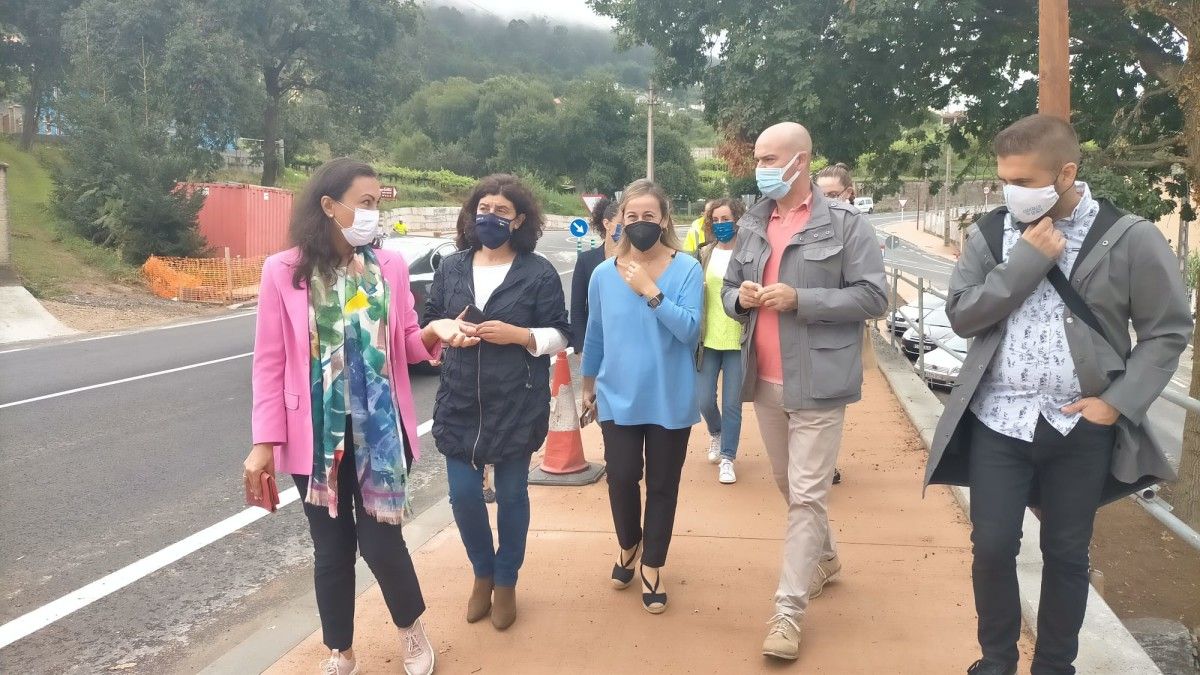 Visita de Ethel Vázquez a las obras en la carretera PO-551 en Bueu