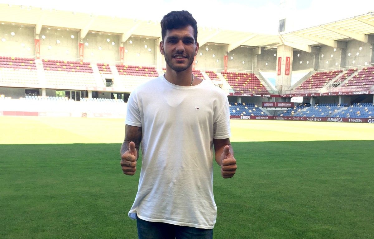 Samu Araújo, en el Estadio Municipal de Pasarón