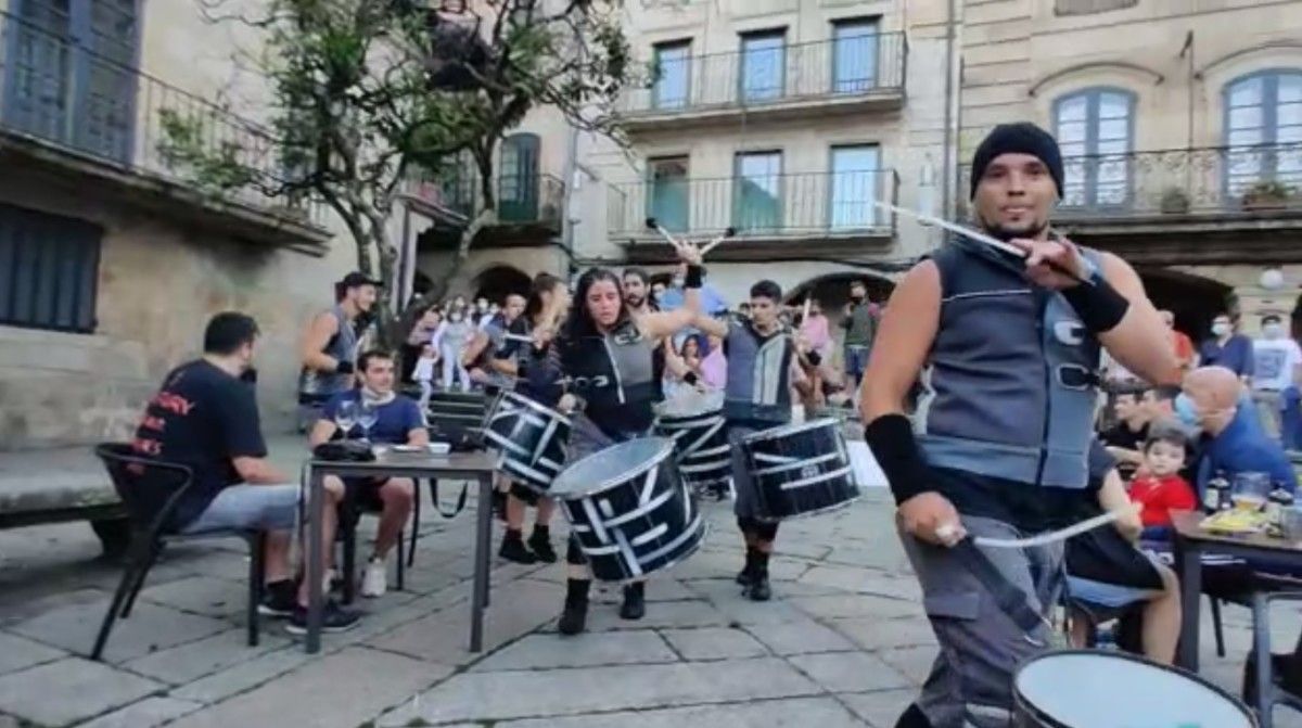 "Bule Bule Polas Prazas" con Brincadeira