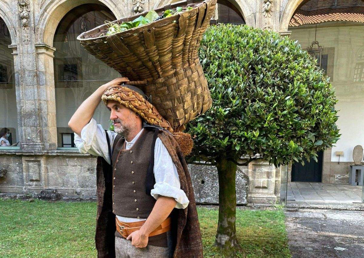 David Quiñones con el Traxe de Carrexón do Ribeiro