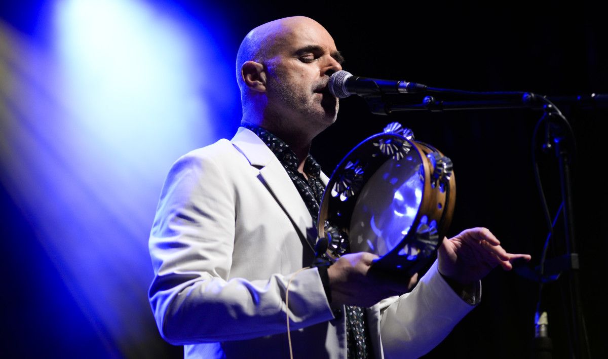 Concerto de Xabier Díaz e Adufeiras de Salitre na Praza de España