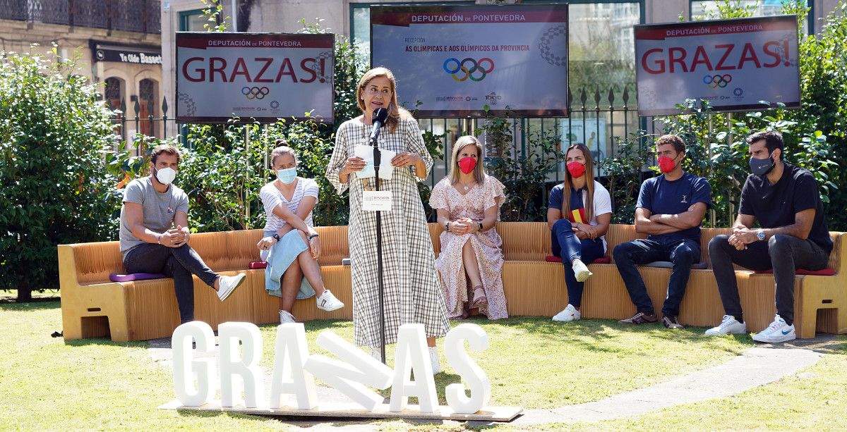 Los deportistas olímpicos de la provincia de Pontevedra son recibidos por la presidenta de la Deputación