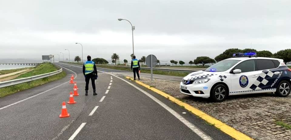 Policía Local da Illa de Arousa na contorna da ponte