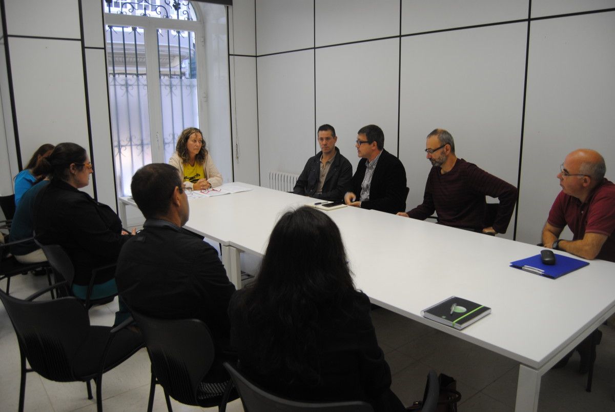 Reunión de Carmen Fouces con directivos de colegios y portavoces de Fanpa