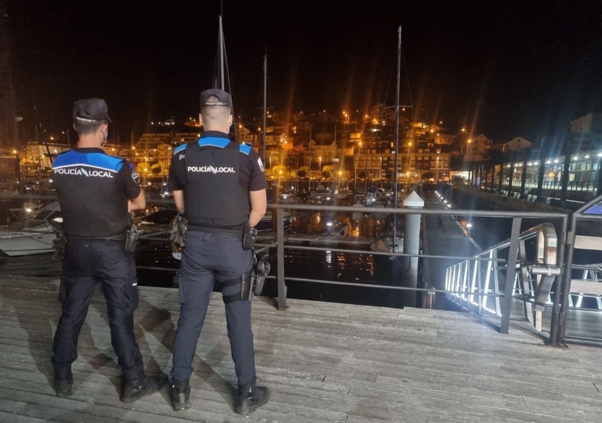 Vixilancia nocturna da Policía Local de Poio en Combarro