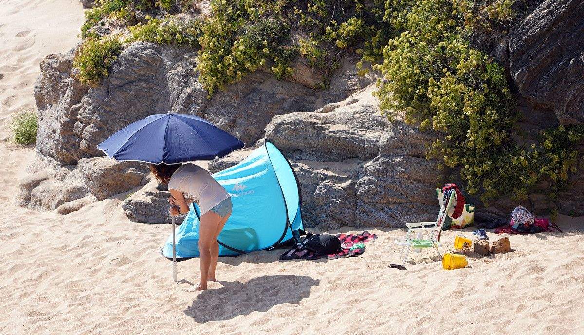 Unha persoa na praia