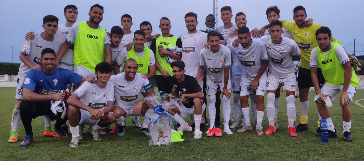 O Arosa gaña o Trofeo Peña Celeste 12-13-14 contra o Villalonga