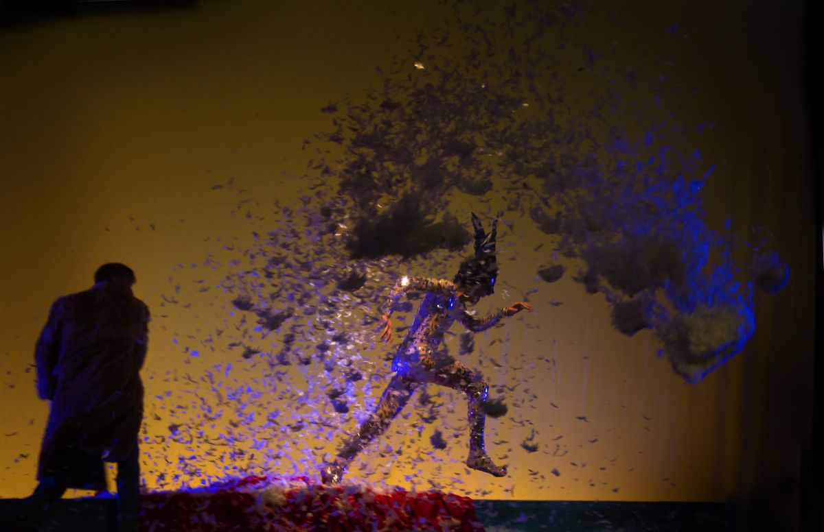 Escena de "A tempestade", espectáculo da compañía Voadora