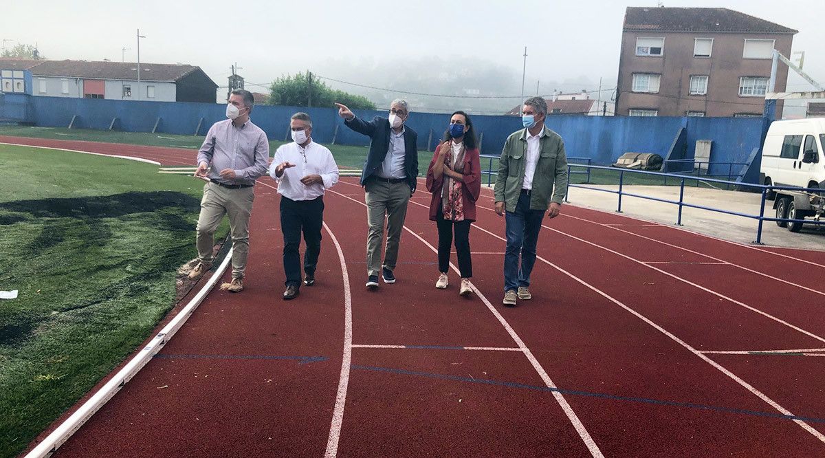 Visita de las autoridades a las obras en el campo de San Pedro