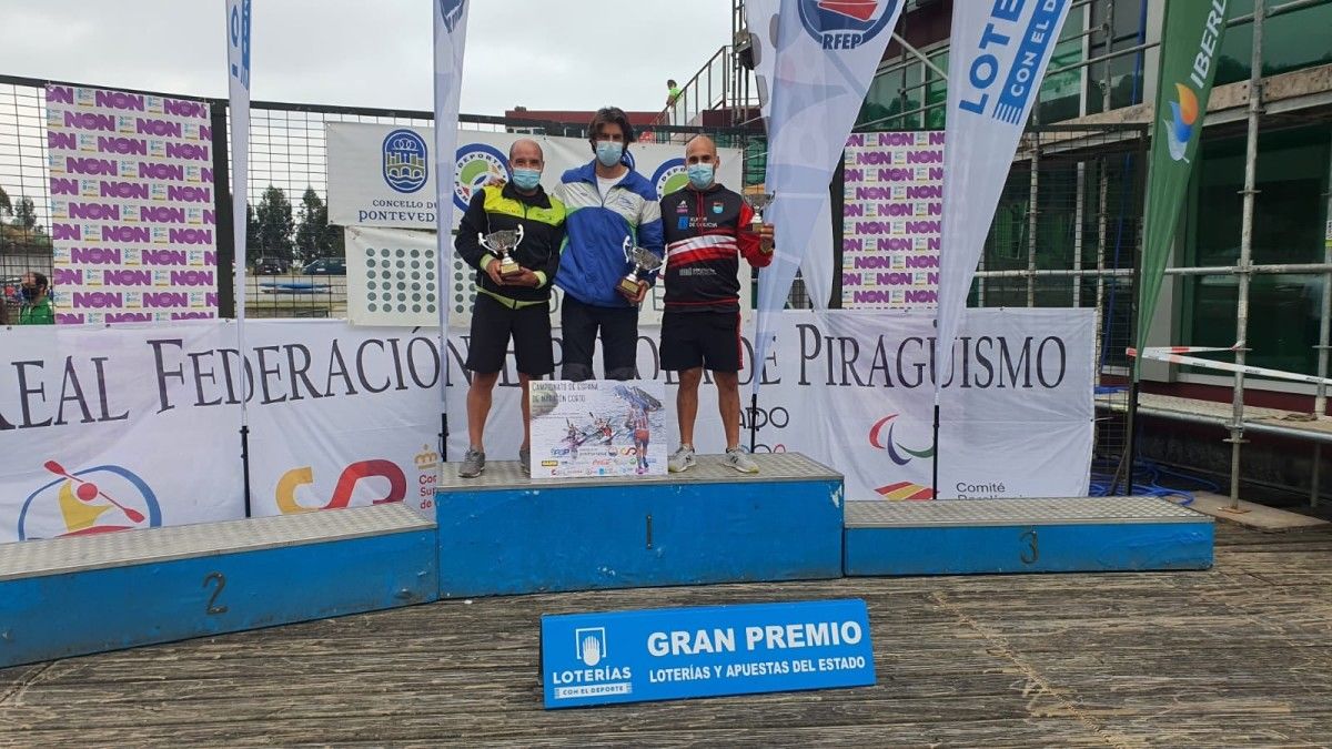 Podio por equipos del Nacional de Maratón celebrado en Verducido