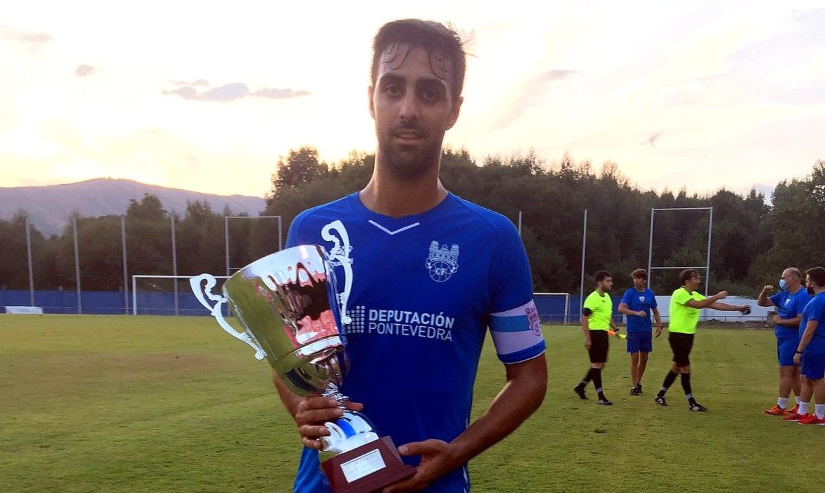 O Pontevedra consegue o triunfo ante o Verín CF
