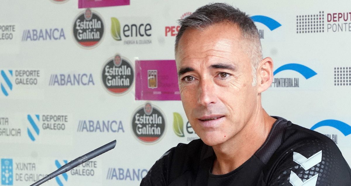 Ángel Rodríguez, en la sala de prensa del Estadio Municipal de Pasarón
