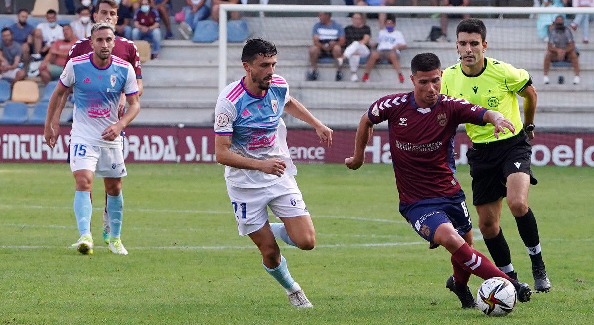 Primeiro partido de liga de 2ª RFEF entre Pontevedra e Compostela en Pasarón