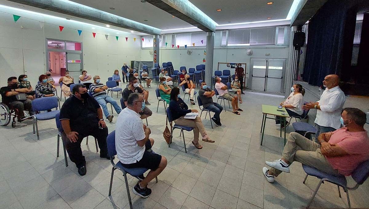 Xuntanza do grupo municipal socialista cos veciños de Monte Porreiro