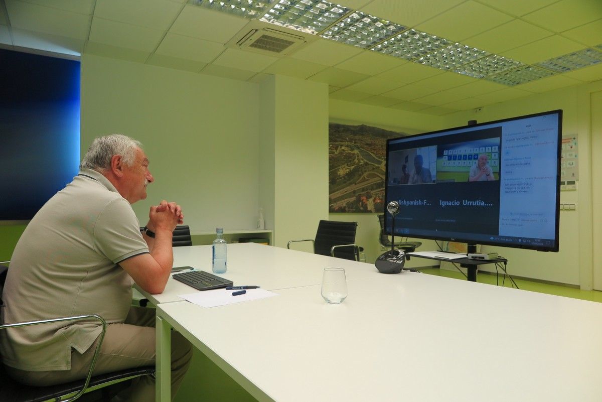 Encuentro de César Mosquera con el concejal de Movilidad en La Rochelle