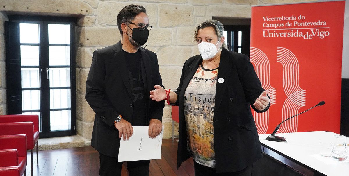 El vicerrector del Campus de Pontevedra, Jorge Soto, y la concejala de Promoción Económica, Turismo y Universidad, Yoya Blanco