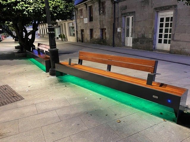 Ponte Caldelas renueva su mobiliario urbano
