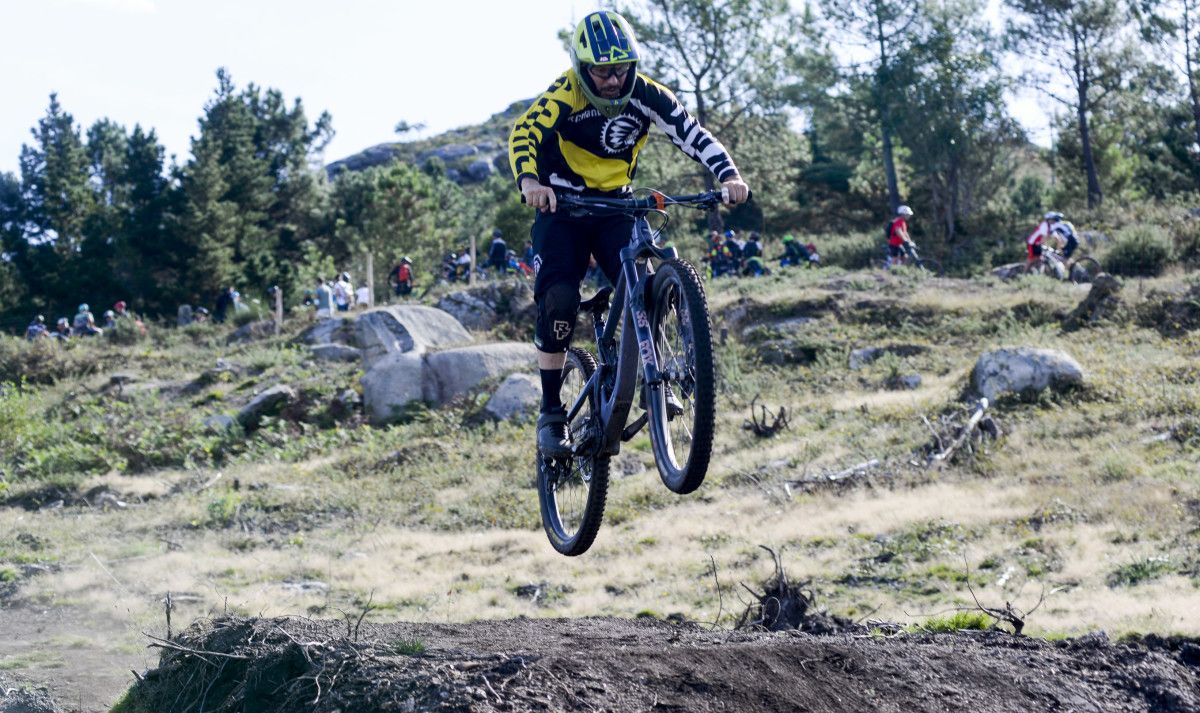 Inauguración del circuito para disciplinas gravity de BTT​ en A Fracha