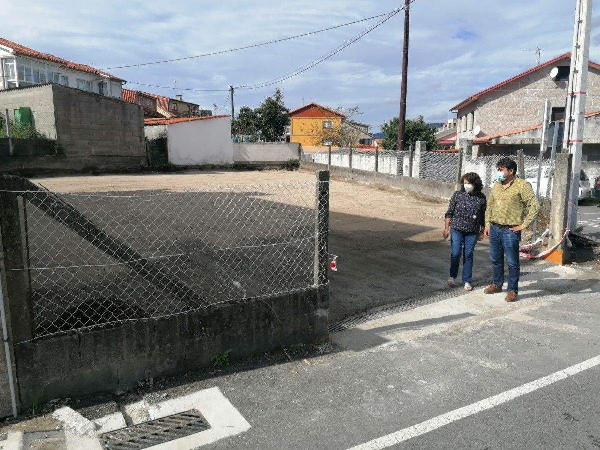 Chelo Besada e Gregorio Agís visitan os aparcamentos disuasorios de Campelo