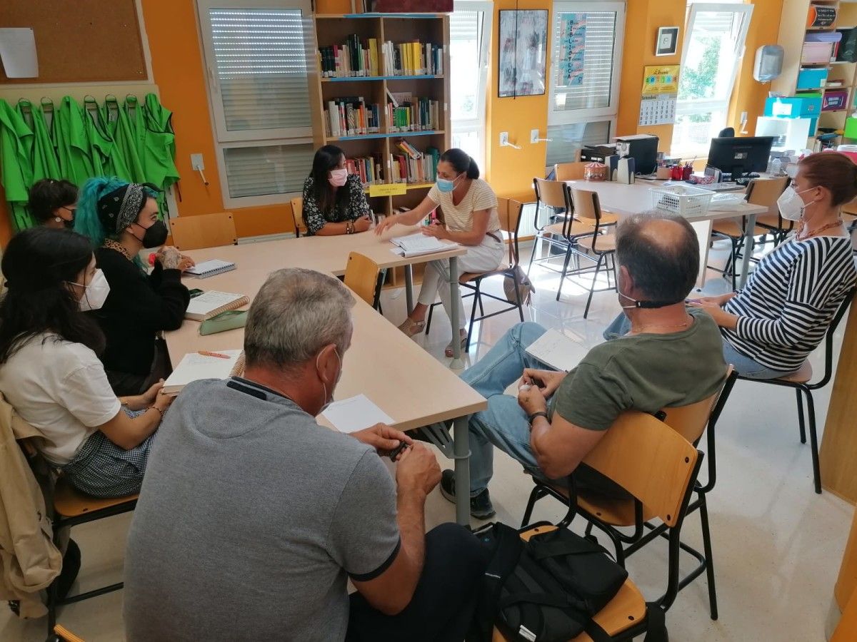Reunión da concelleira de Educación cos responsables dos centros educativos de Poio