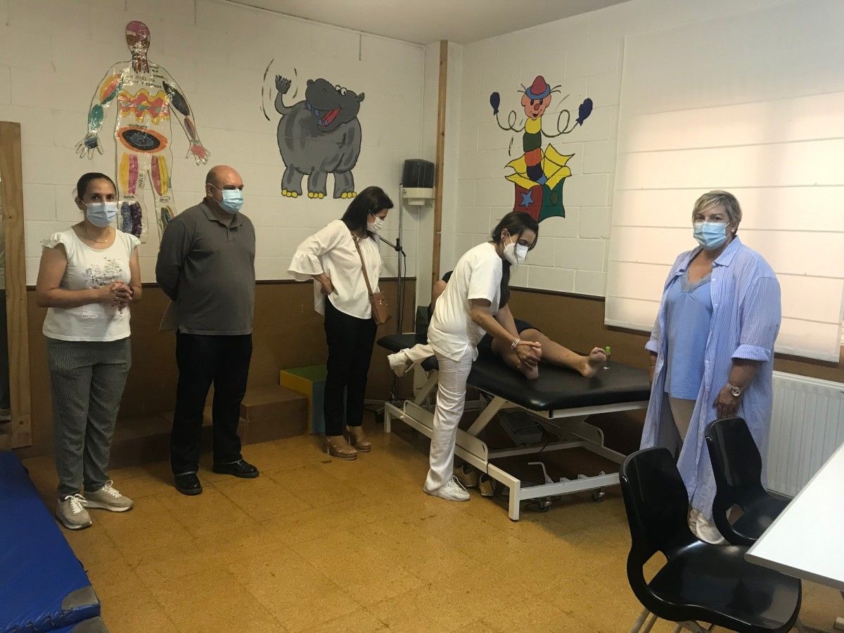 Visita de persoal da Deputación á oengué Esperanza Salnés