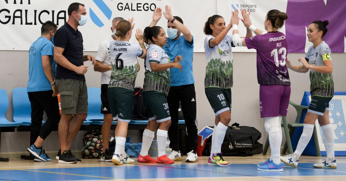Partido entre Marín Futsal e Futsi Atlético Navalcarnero na Raña