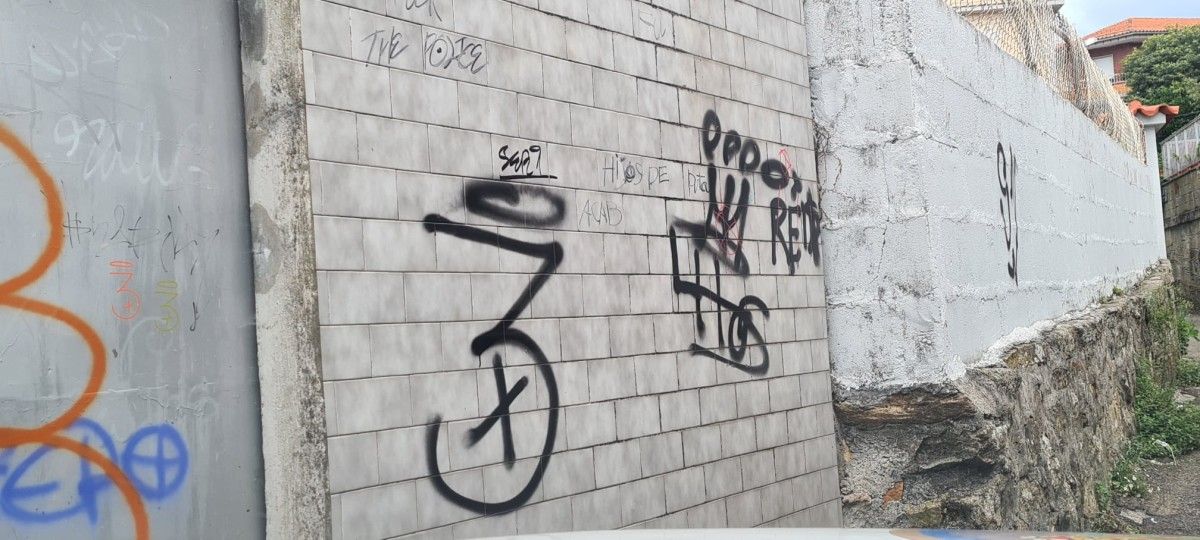 Pintadas na rúa Inferniño