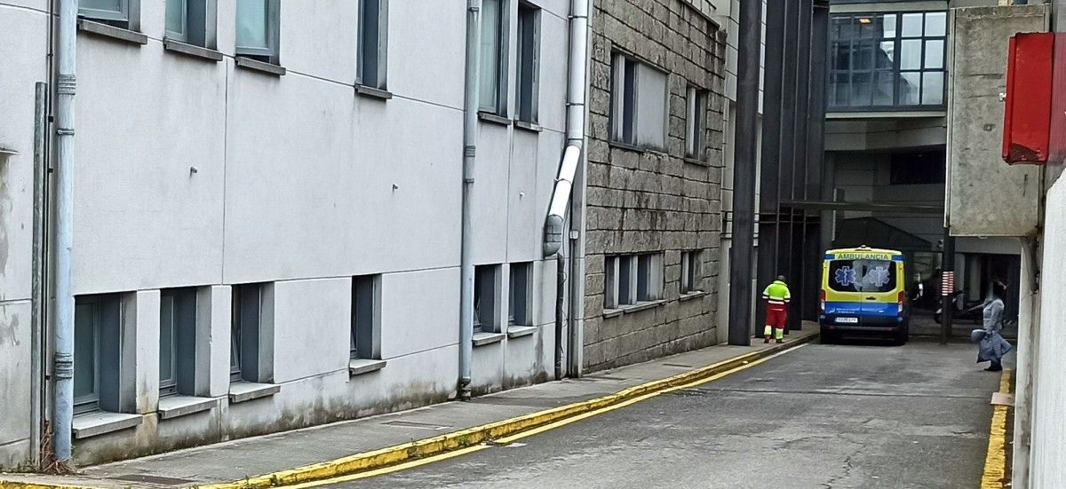 Ambulancia no Hospital Montecelo