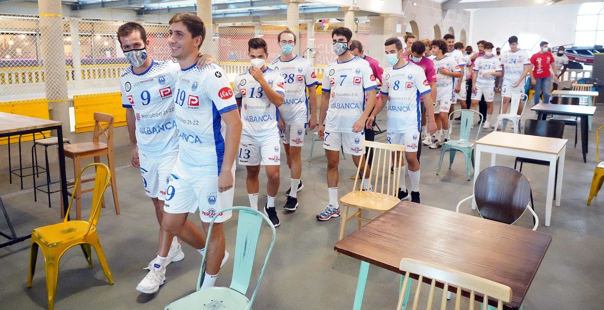 Presentación del primer equipo del Cisne para la temporada 2021/2022