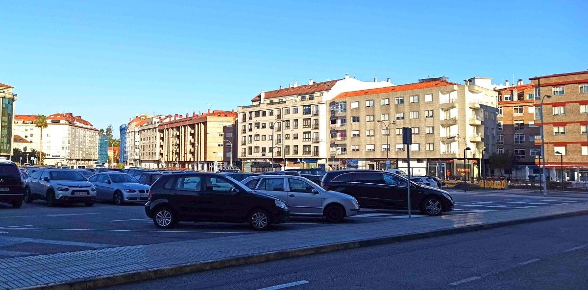 Aparcadoiro situado fronte ao recinto de Fexdega en Vilagarcía de Arousa