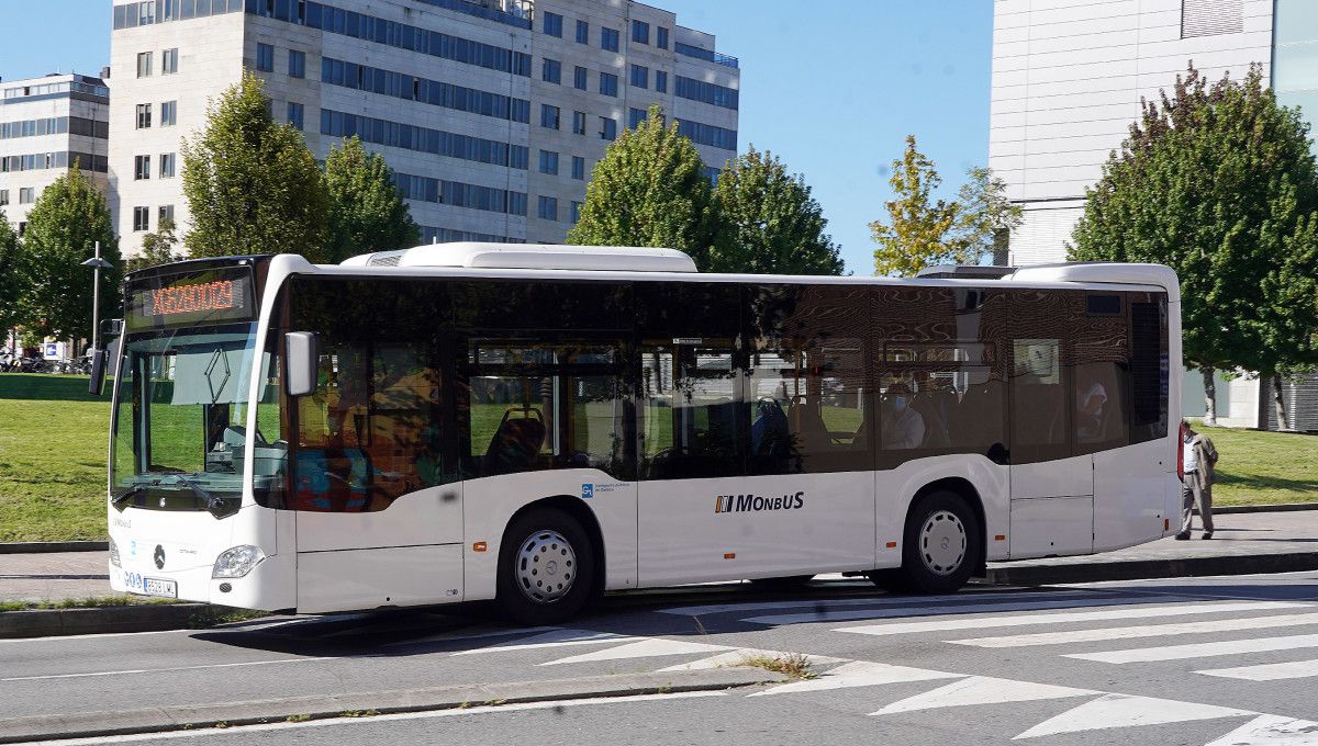 Autobús de transporte público