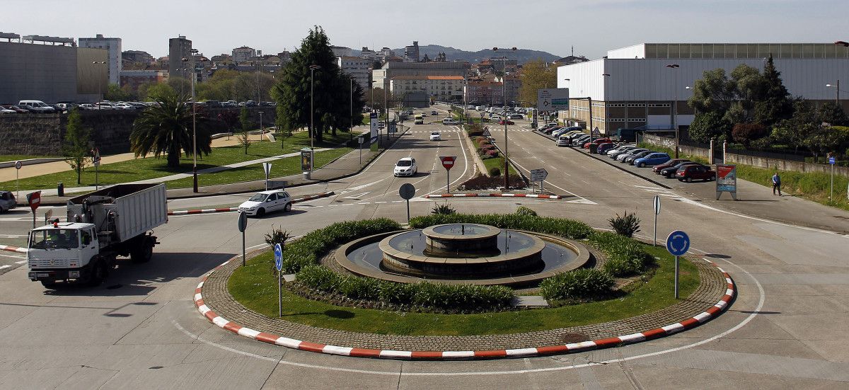 Vista da Avenida de Compostela desde a pasarela peonil no ámbito de Pasarón