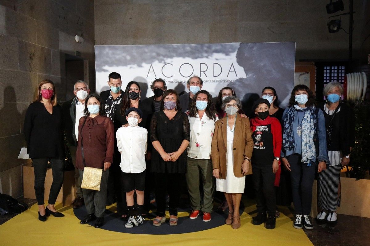 Equipo técnico, artístico y colaboradores en el documental ‘Acorda’