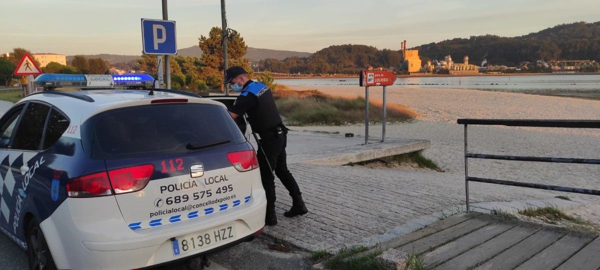 Policía Local de Poio na praia de Lourido