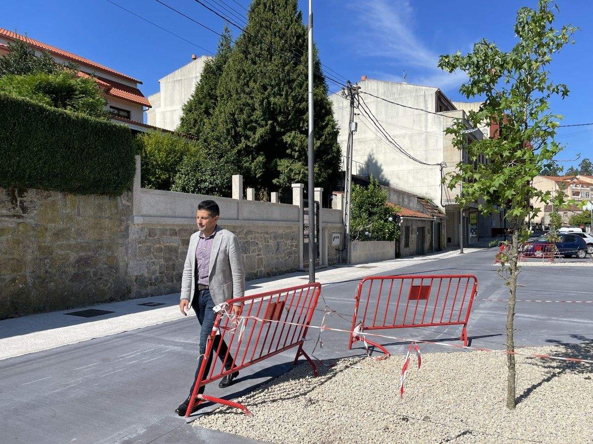 El alcalde Andrés Díaz en la Estrada do Balneario