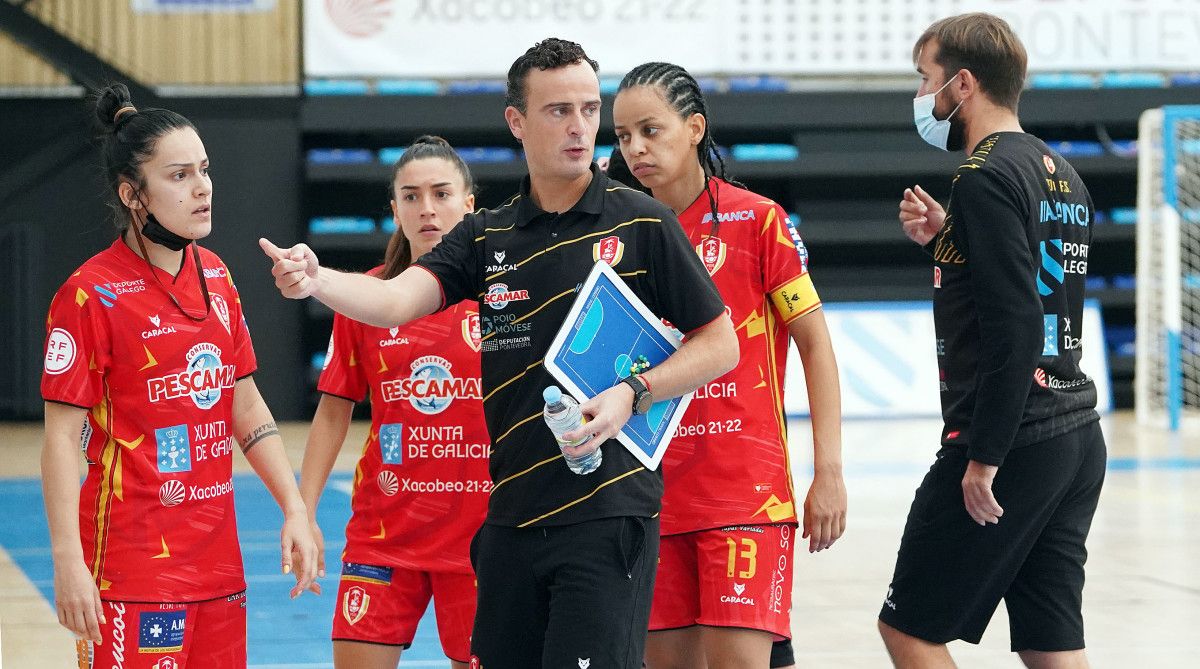 Manu Cossío, no partido de liga entre Marín Futsal e Poio Pescamar na Raña