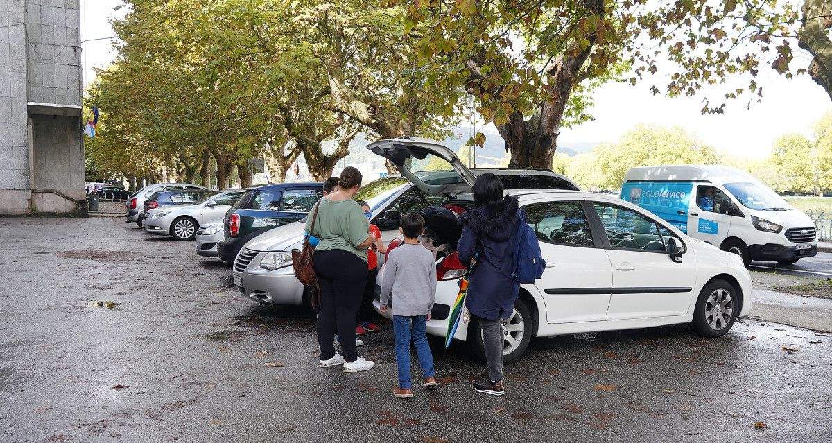 Zona de aparcamento no CEIP Vidal Portela