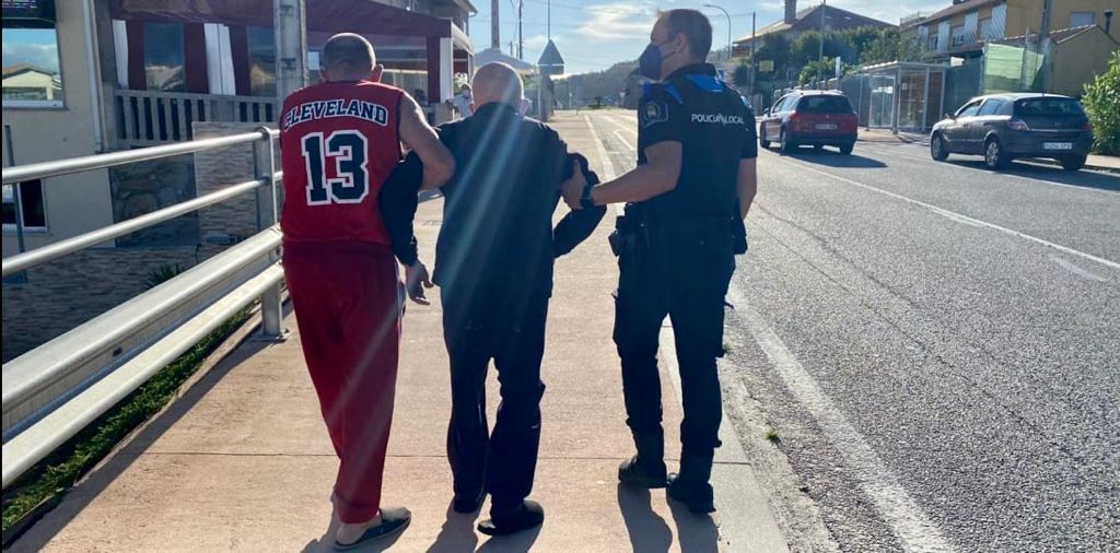 Servicio humanitario de la Policía Local de Poio