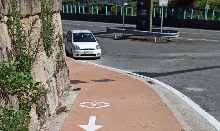 Obras de humanización en la nueva senda peatonal de Tenorio